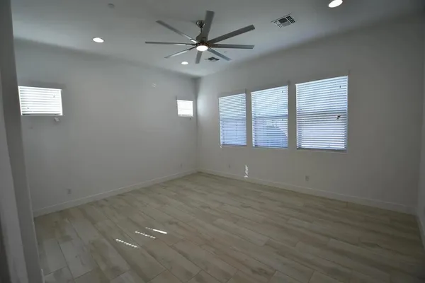 $3,595 | 820 East Ashurst Drive, Phoenix, AZ 85048