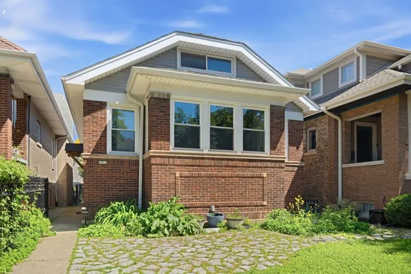 $6,250 | 2924 West Giddings Street, Chicago, IL 60625
