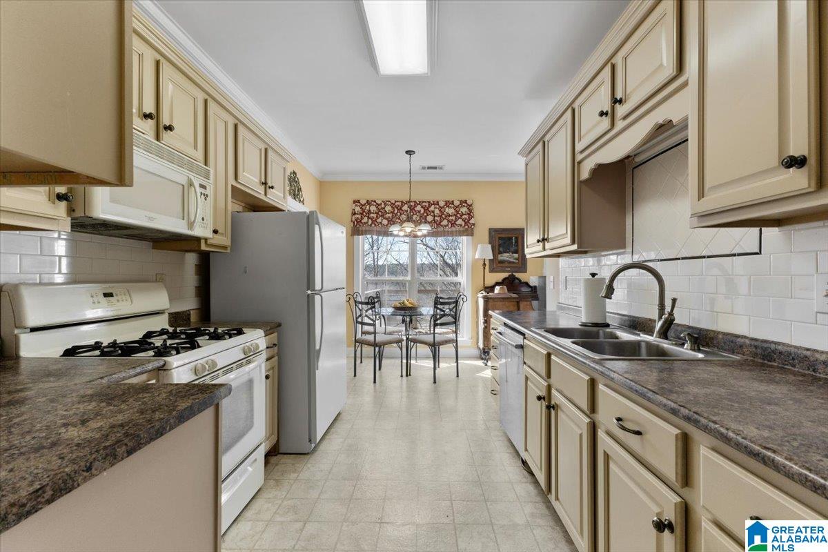 532 Woodland Ridge Road Odenville, AL 35120 - Photo 15 of 38