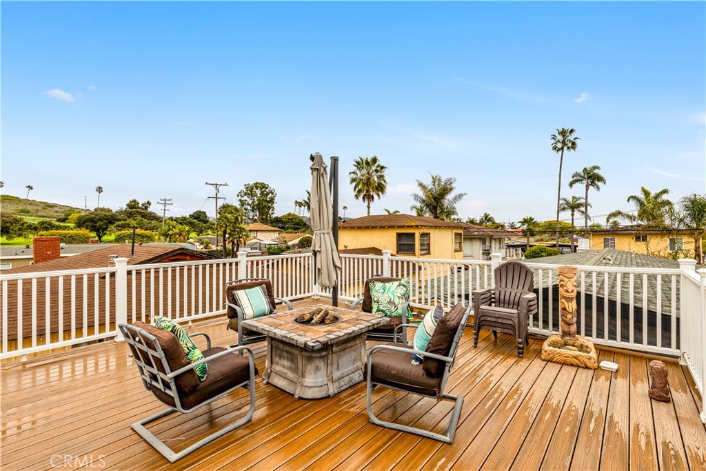 126 Avenida San Dimas San Clemente, CA 92672 - Photo 27 of 34 a view of a balcony with lounge chair