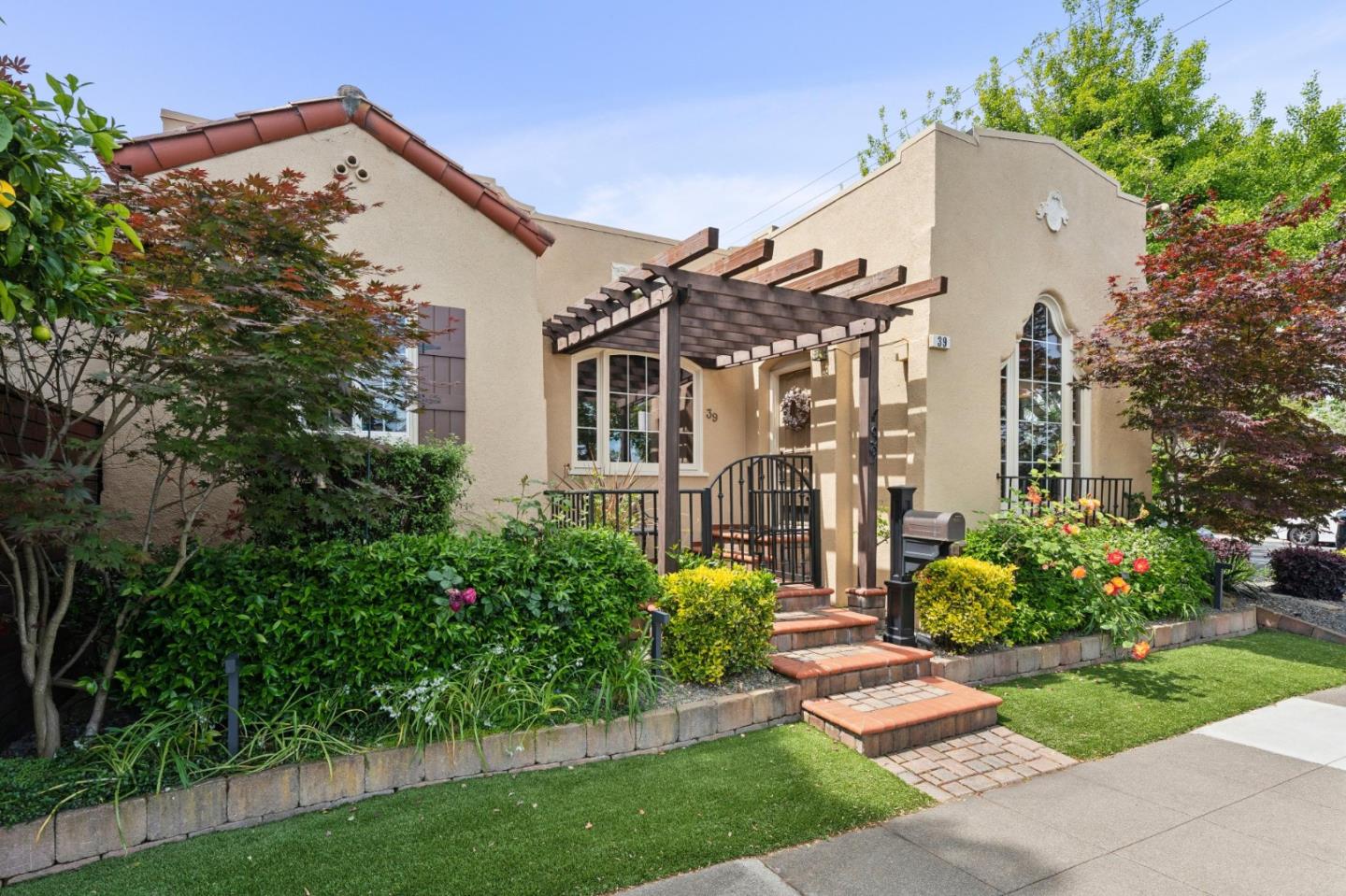 39 Humboldt Road Burlingame, CA 94010 - Photo 3 of 82
