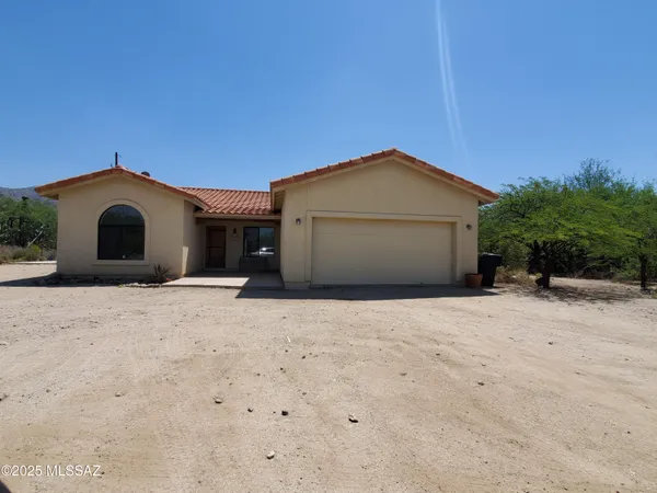 $2,795 | 11065 East Snyder Road, Tucson, AZ 85749