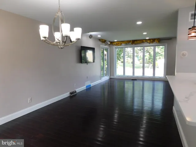 $630,000 | 446 Twickenham Road, Glenside, PA 19038