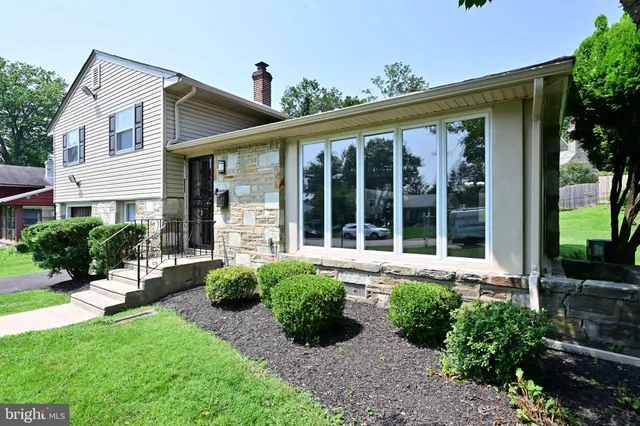 $630,000 | 446 Twickenham Road, Glenside, PA 19038