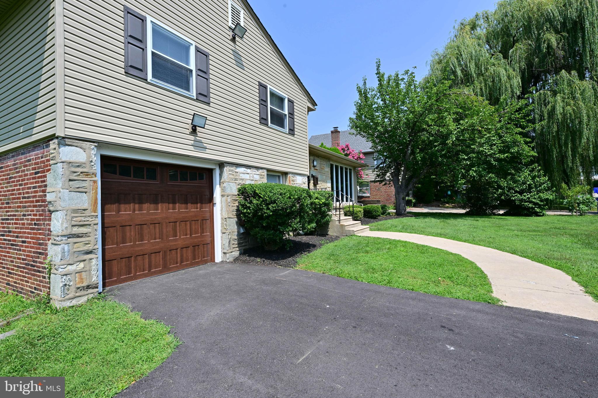 446 Twickenham Road Glenside, PA 19038 - Photo 4 of 38 Gallery Image 4
