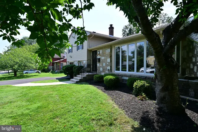 $630,000 | 446 Twickenham Road, Glenside, PA 19038