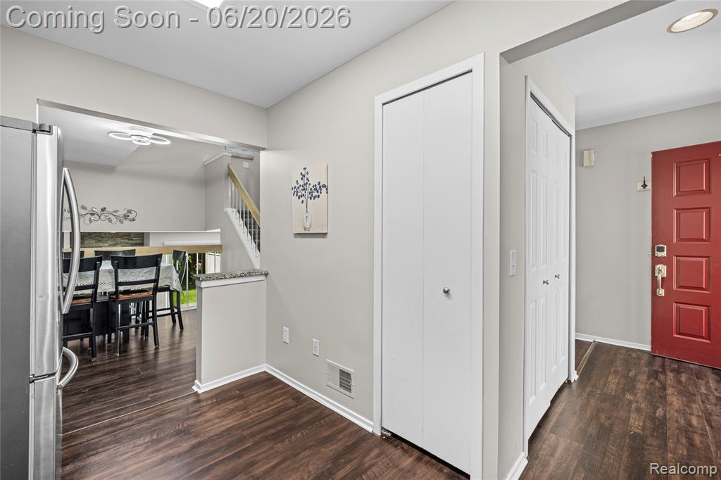 39455 Country Lane Novi, MI 48375 - Photo 12 of 52