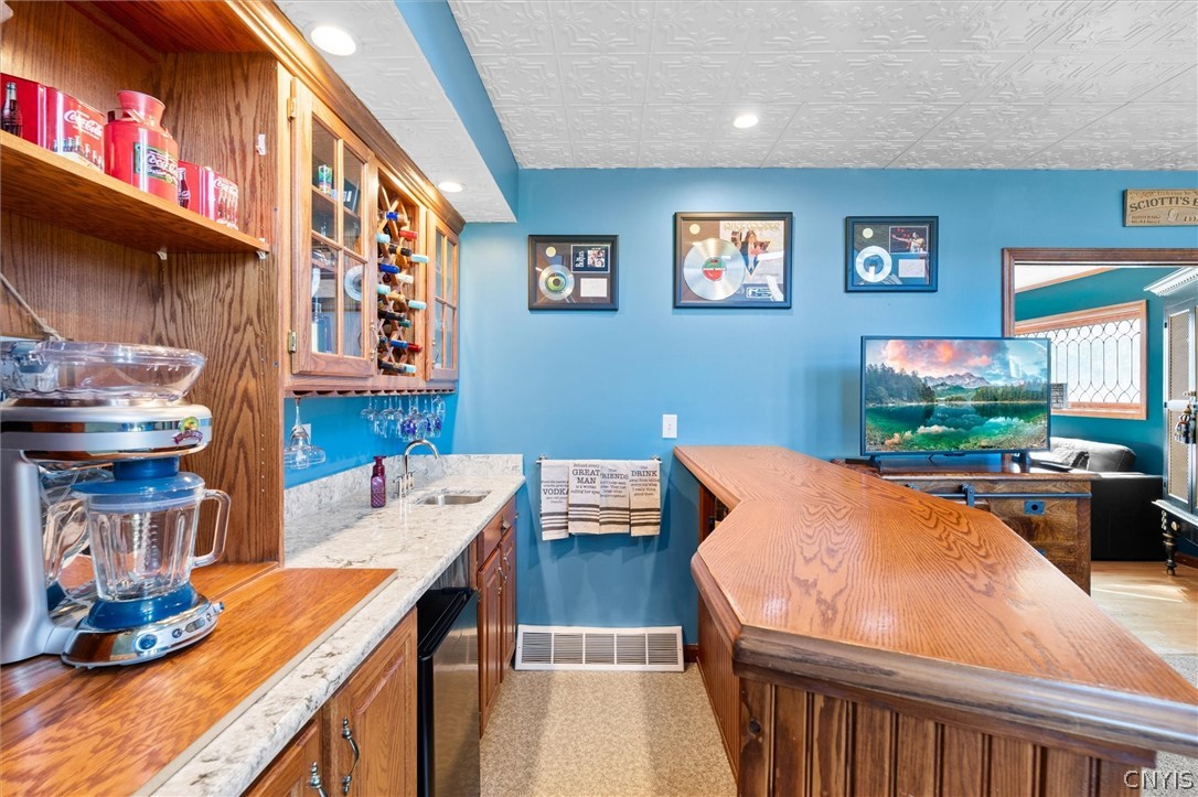 43 Lakeshore Road Oswego, NY 13126 - Photo 18 of 49