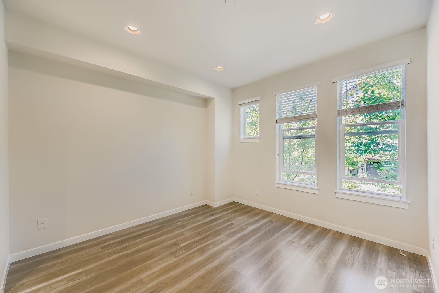 15720 Meadow Road, Unit A6 Lynnwood, WA 98087 - Photo 12 of 30