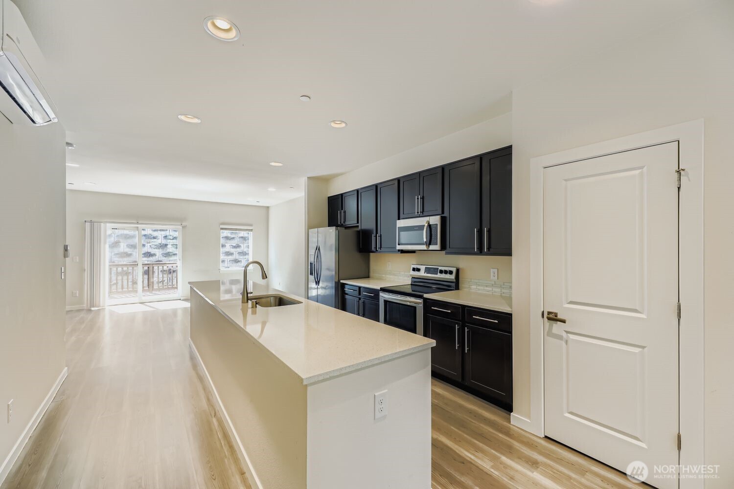 15720 Meadow Road, Unit A6 Lynnwood, WA 98087 - Photo 9 of 30