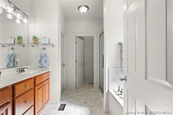 $549,000 | 512 Autumn Grove Circle, New Albany, IN 47150