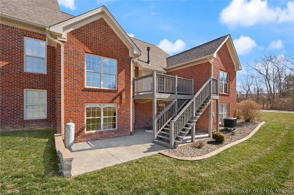 $549,000 | 512 Autumn Grove Circle, New Albany, IN 47150