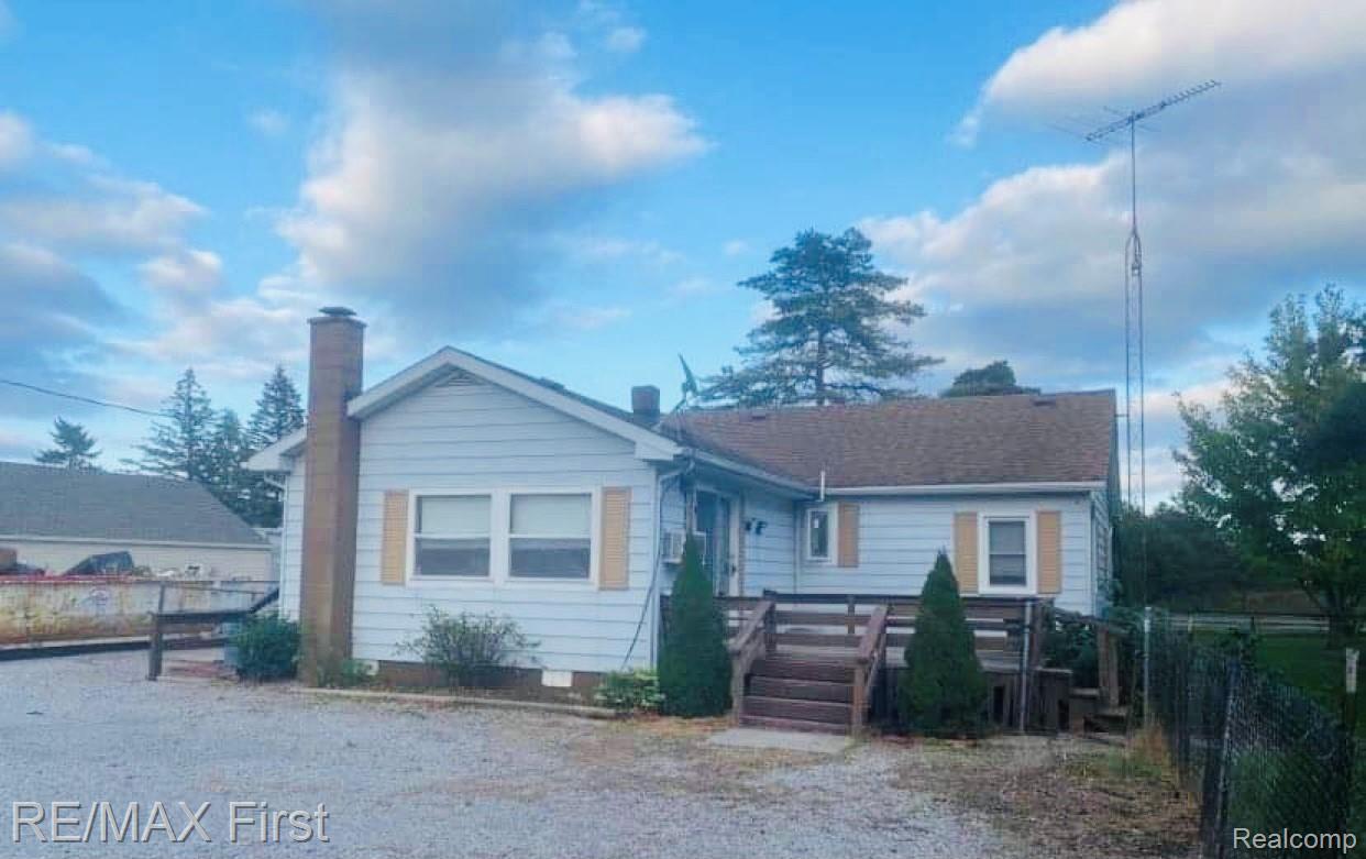 925 Range Road Smiths Creek, MI 48074 - Photo 10 of 25 20.jpg