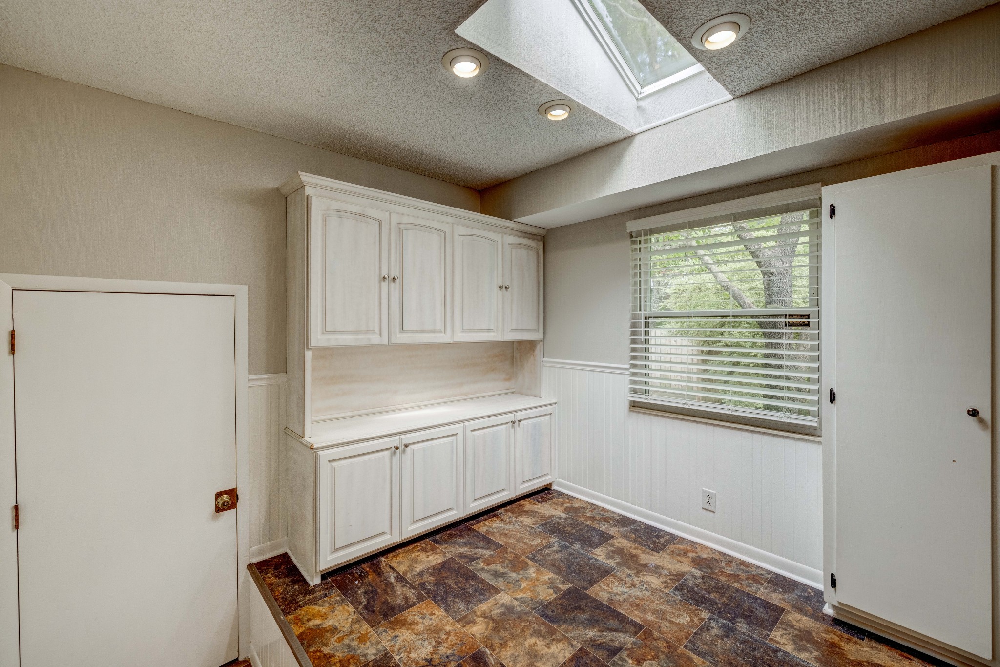 3312 Country Way Road Antioch, TN 37013 - Photo 11 of 35 a view of a livingroom with an entryway