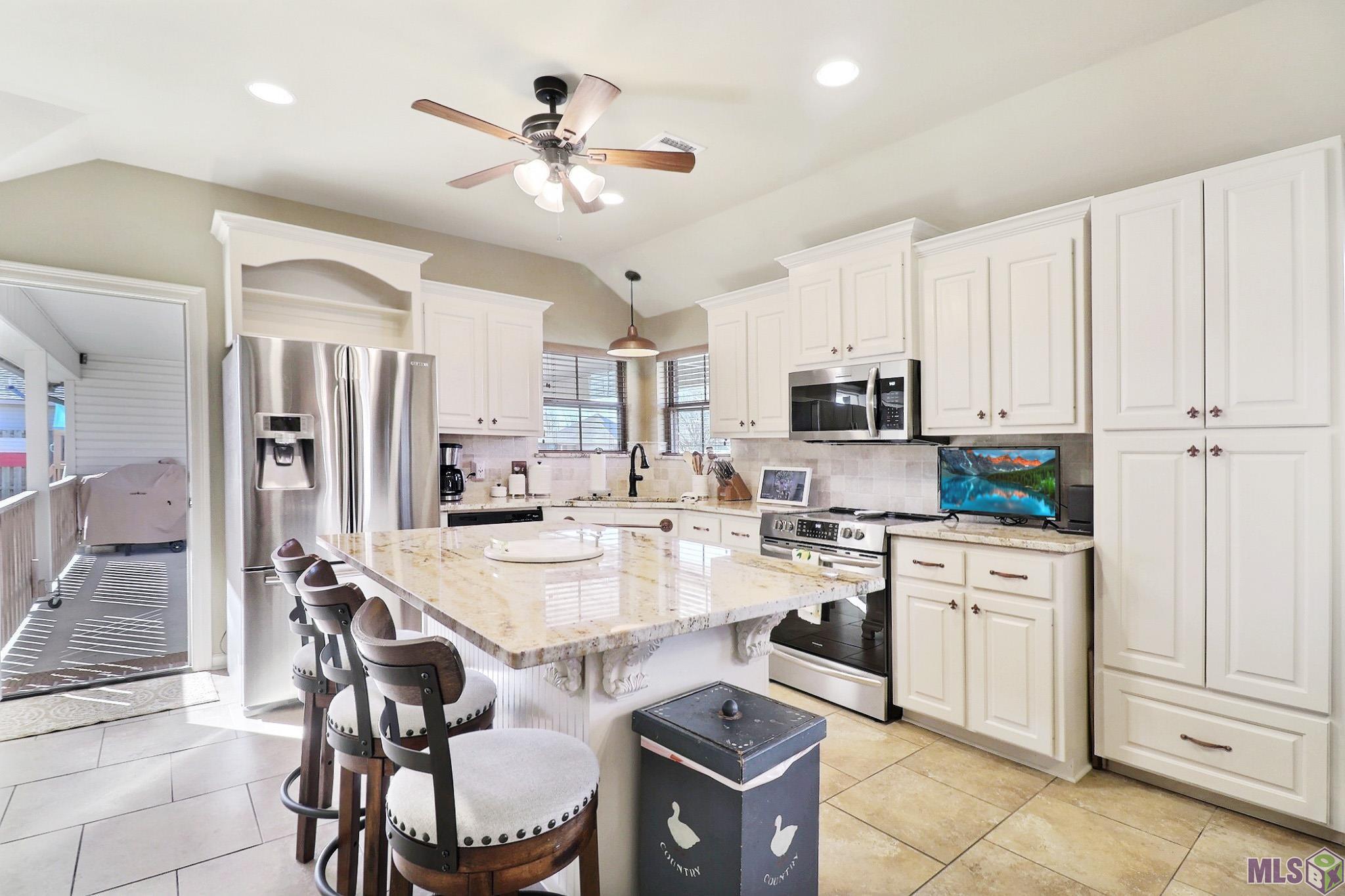 39507 Rue Royale Prairieville, LA 70769 - Photo 7 of 28 Gallery Image 7
