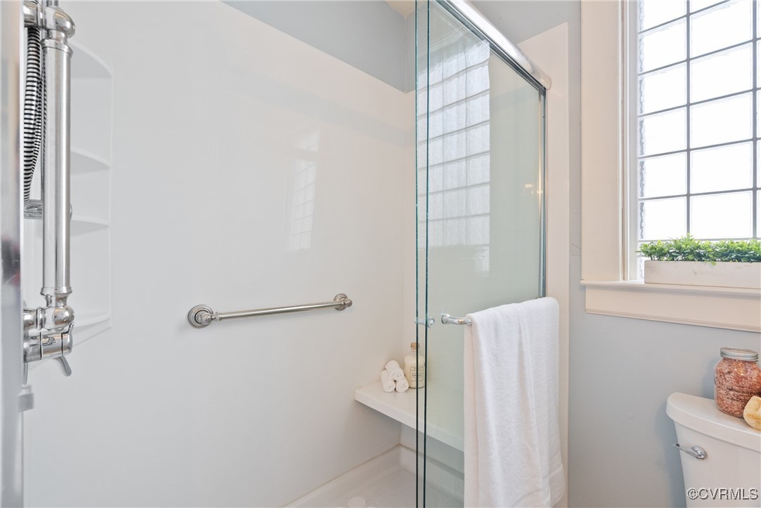 1712 Seddon Road Richmond, VA 23227 - Photo 17 of 29 Full bath with a shower stall and toilet