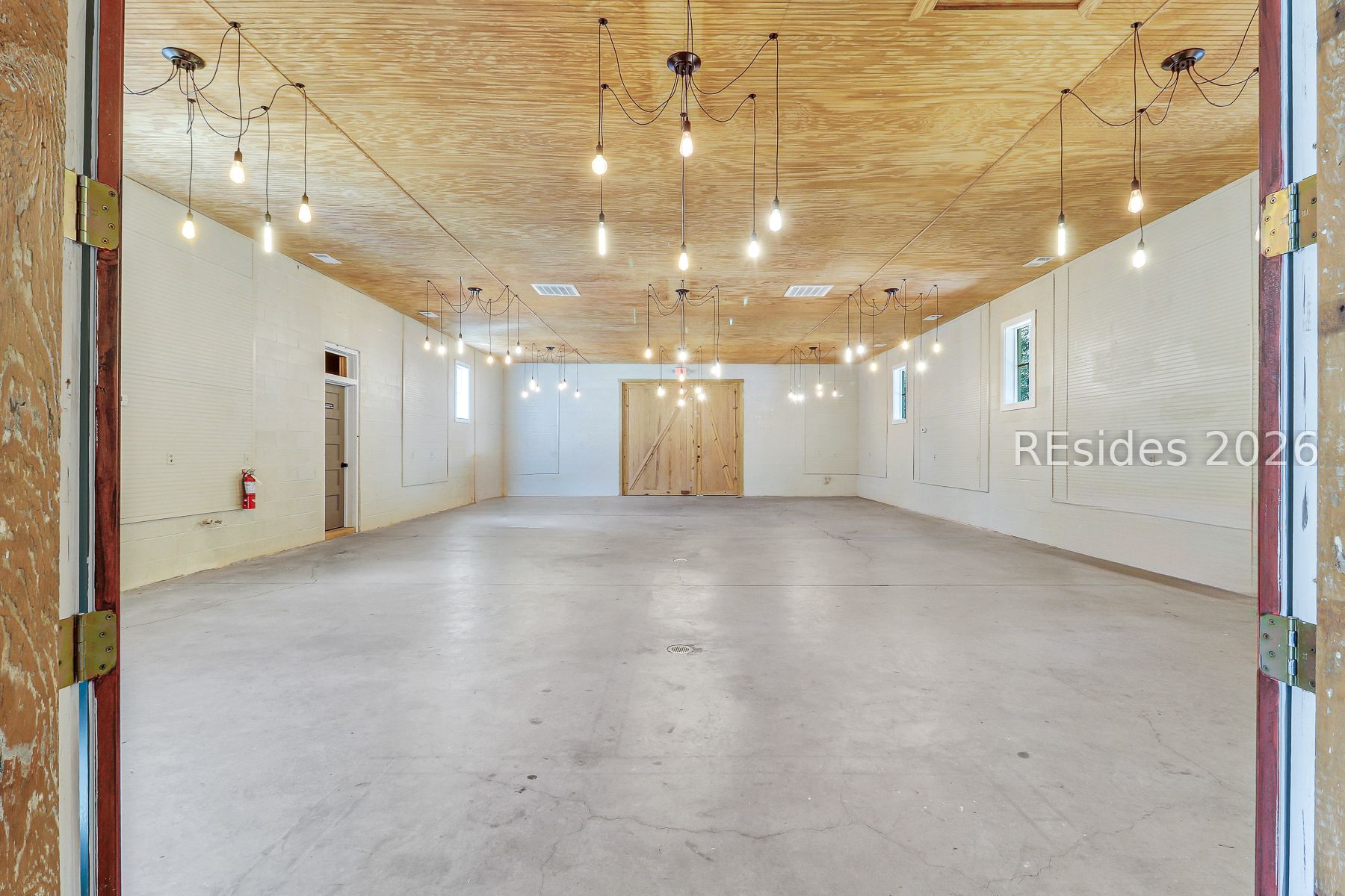 893 Grays Highway Ridgeland, SC 29936 - Photo 43 of 69 Large Event Space/Event Hall/Barn Doors