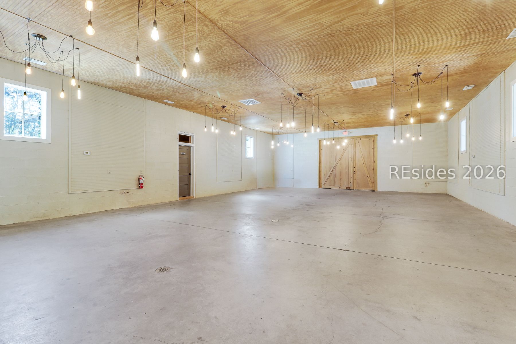 893 Grays Highway Ridgeland, SC 29936 - Photo 44 of 69 Large Event Space/Event Hall/Barn Doors