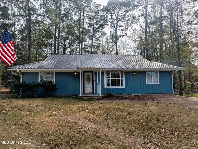 $195,000 | 3 Quail Creek Drive, Diamondhead, MS 39525