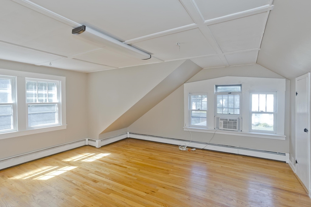 121 Dorset Street Springfield, MA 01108 - Photo 15 of 40