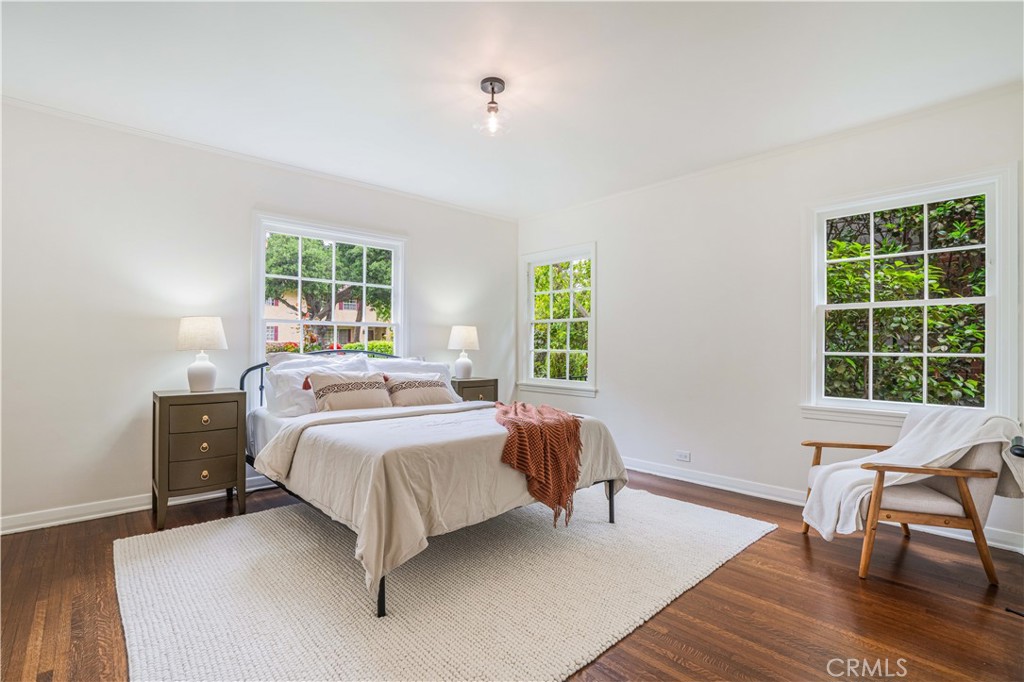 3500 Grayburn Road Pasadena, CA 91107 - Photo 30 of 60 a bedroom with a bed and a window