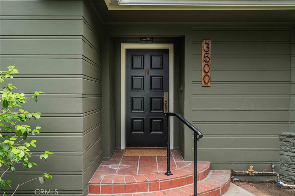 3500 Grayburn Road Pasadena, CA 91107 - Photo 5 of 60 Front entrance