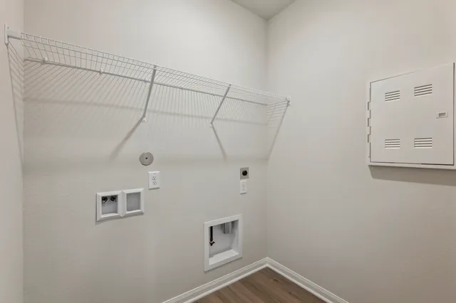 $273,900 | 335 Kingston Way, Waller, TX 77484