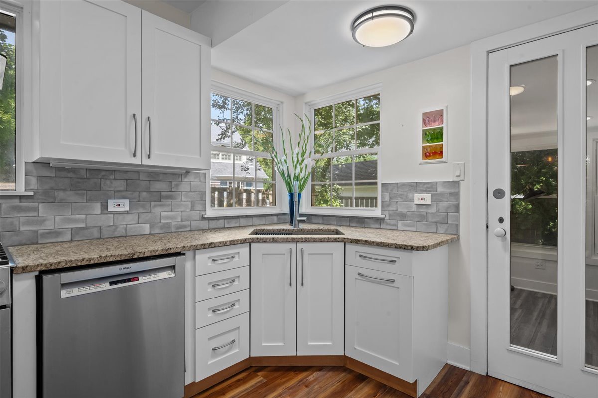 262 Maple Hill Road Glencoe, IL 60022 - Photo 9 of 27 Gallery Image 9