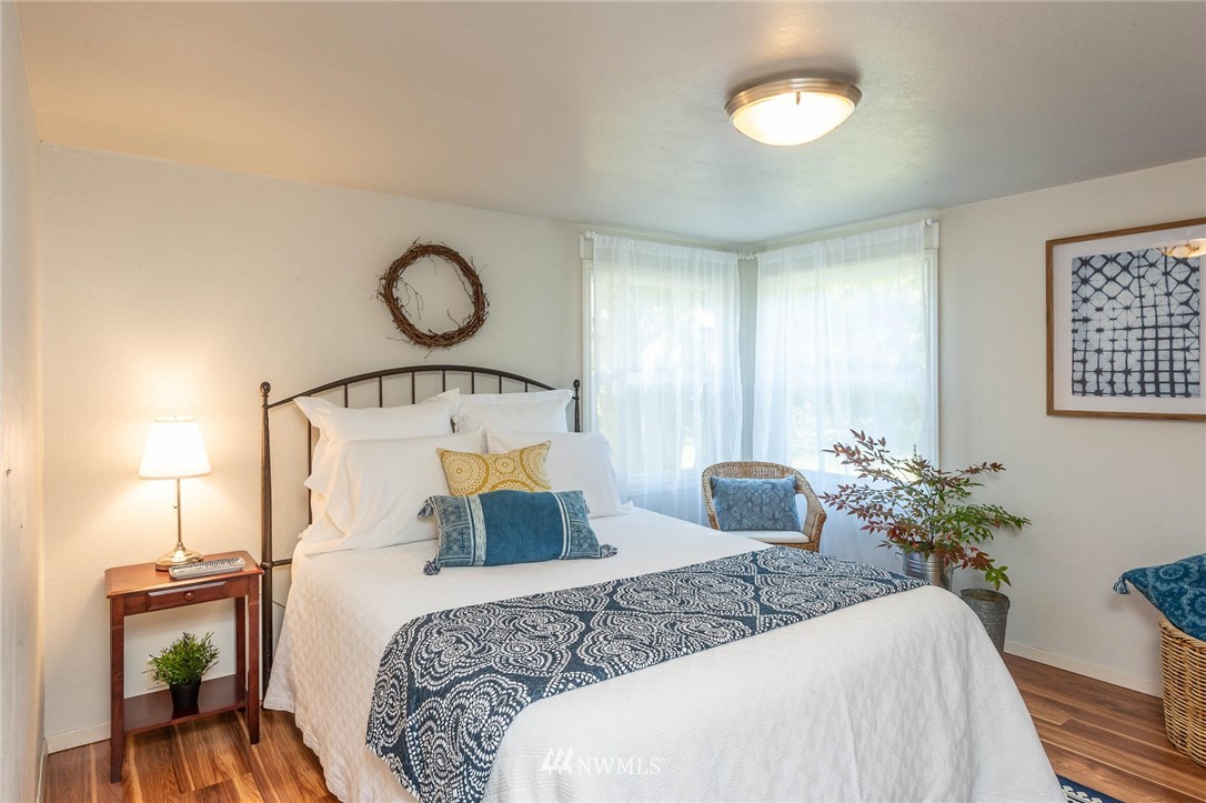 10410 Southwest Bank Road Vashon, WA 98070 - Photo 11 of 21 Gallery Image 11