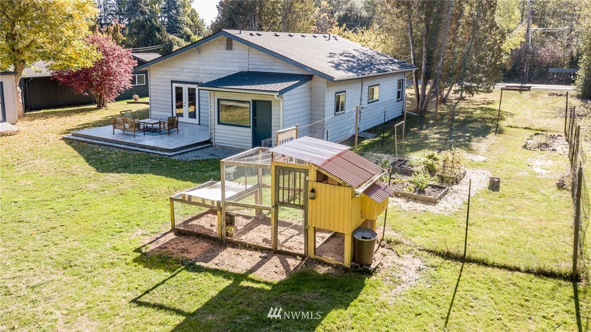 10410 Southwest Bank Road Vashon, WA 98070 - Photo 18 of 21 Gallery Image 18