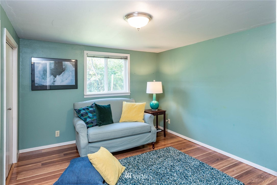 10410 Southwest Bank Road Vashon, WA 98070 - Photo 8 of 21 Gallery Image 8