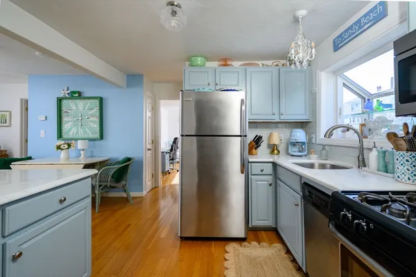 $719,900 | 18 Standish Road, Hull, MA 02045