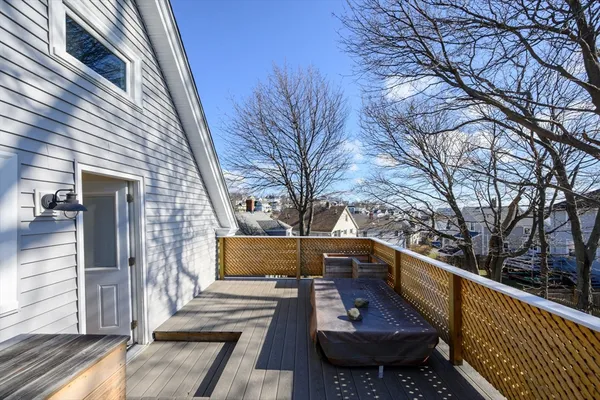 $719,900 | 18 Standish Road, Hull, MA 02045