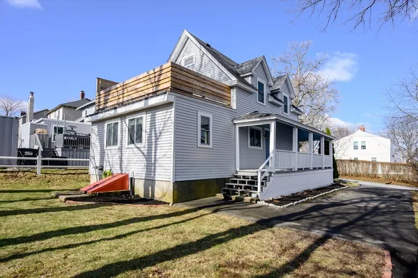 $719,900 | 18 Standish Road, Hull, MA 02045