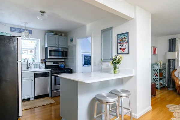 $719,900 | 18 Standish Road, Hull, MA 02045
