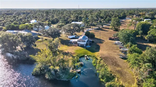 $720,000 | 2111 Gardner Court, Alva, FL 33920