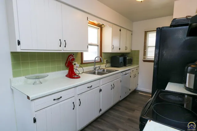 $209,000 | 919 Henry Street, Emporia, KS 66801