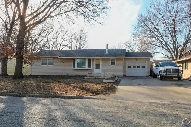 $209,000 | 919 Henry Street, Emporia, KS 66801