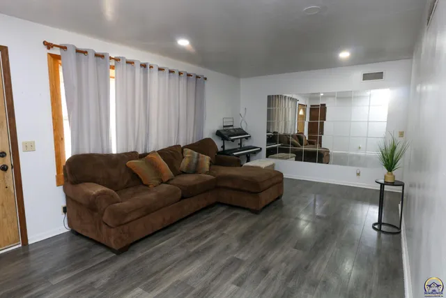 $209,000 | 919 Henry Street, Emporia, KS 66801