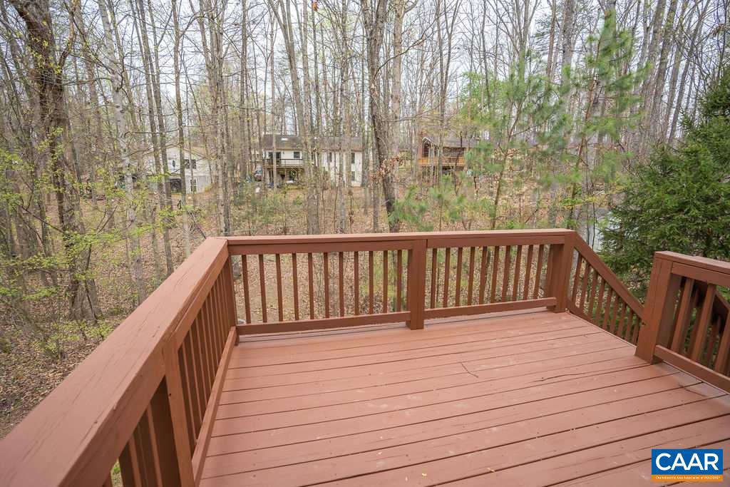9 Tanglewood Road Palmyra, VA 22963 - Photo 28 of 34 a balcony with wooden floor and fence