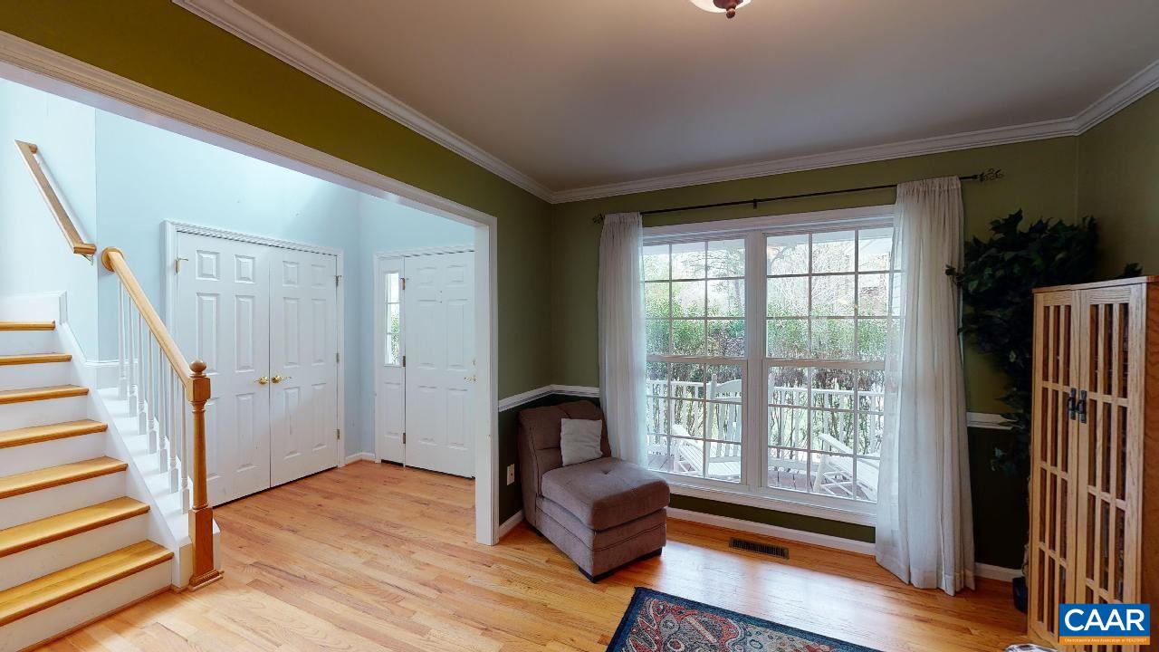 9 Tanglewood Road Palmyra, VA 22963 - Photo 4 of 34 a living room with furniture and a window