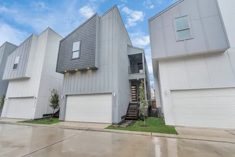 $339,000 | 5617 Savyon Drive, Houston, TX 77091
