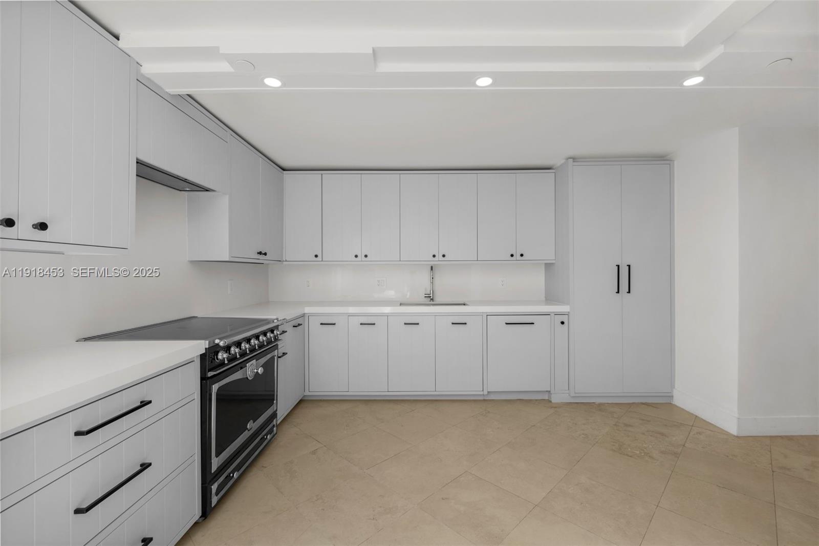 605 Ocean Drive, Unit 2L Key Biscayne, FL 33149 - Photo 13 of 46 REMODELED KITCHEN