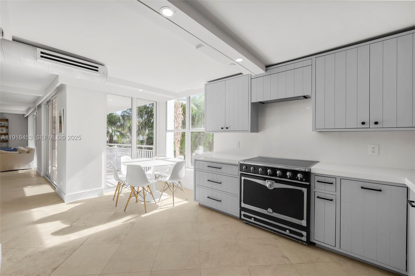 605 Ocean Drive, Unit 2L Key Biscayne, FL 33149 - Photo 18 of 46 EAT IN KITCHEN