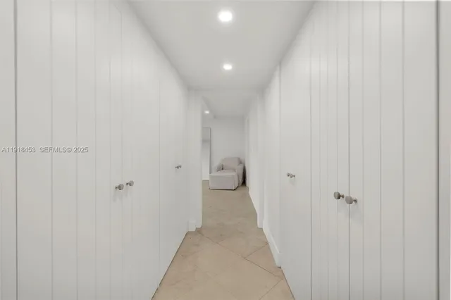 $2,600,000 | 605 Ocean Drive, Unit 2L, Key Biscayne, FL 33149