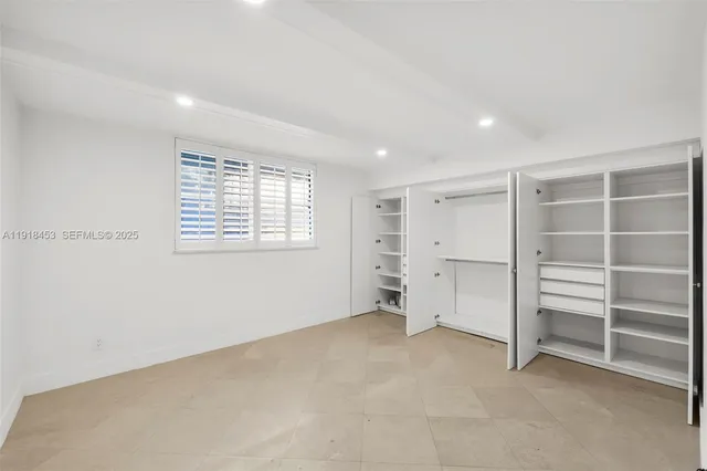 $2,600,000 | 605 Ocean Drive, Unit 2L, Key Biscayne, FL 33149