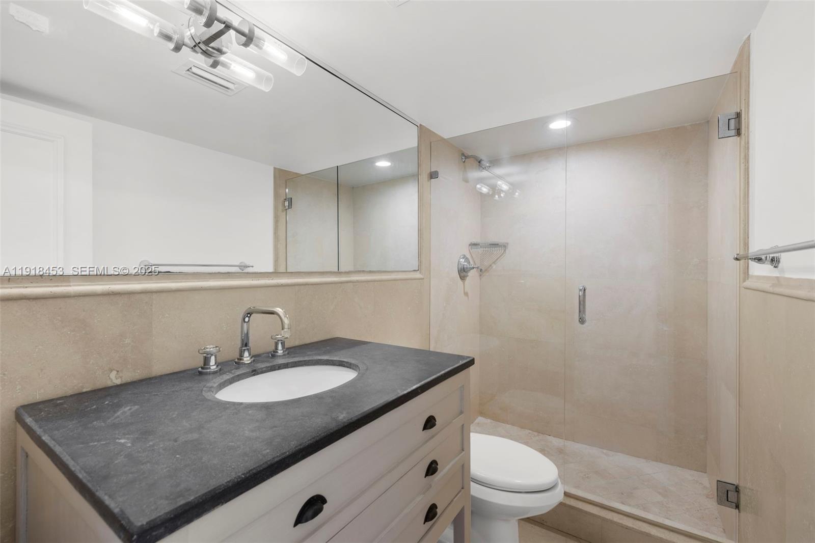605 Ocean Drive, Unit 2L Key Biscayne, FL 33149 - Photo 26 of 46 BATHROOM #2
