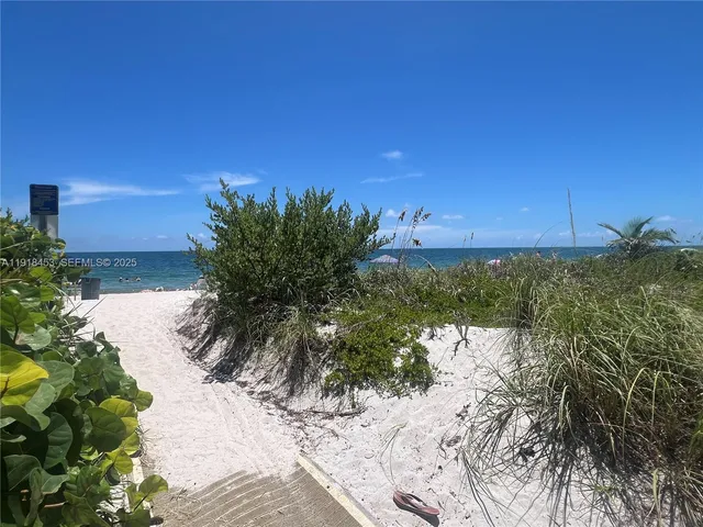 $2,600,000 | 605 Ocean Drive, Unit 2L, Key Biscayne, FL 33149