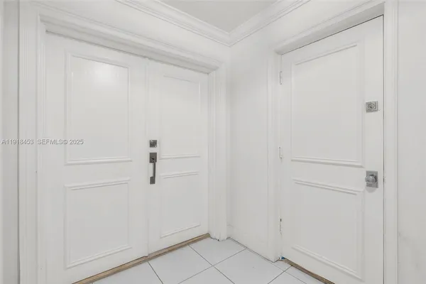 $2,600,000 | 605 Ocean Drive, Unit 2L, Key Biscayne, FL 33149