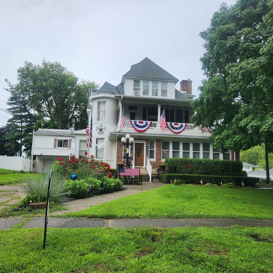 330 East Locust Street Watseka, IL 60970 - Photo 3 of 72